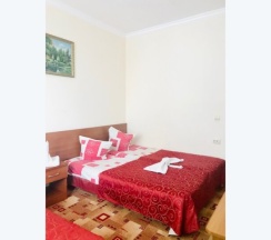 Улучшенный стандартный трехместный номер в Unona family