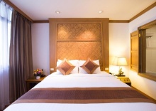 Трёхместный люкс в The Tarntawan Hotel Surawong Bangkok