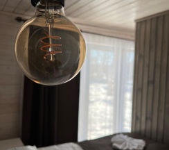 Коттедж улучшенный с 1 двуспальной кроватью и диваном в Карлен