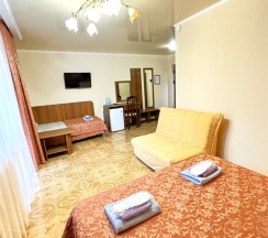 Трехместный комфорт с балконом (невидовой) с доп местом в Атриум