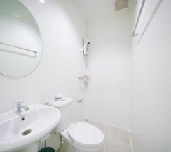 Двухместный номер Deluxe двуспальная кровать в D-hub Hostel