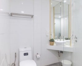 Четырёхместный номер Standard с балконом в Nornyaowarat Hostel