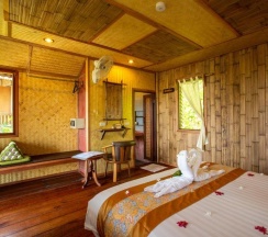 Бунгало с видом на море в Railay Garden View Resort