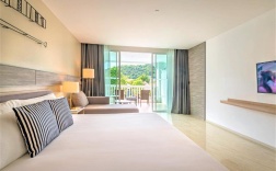 Номер Premier с видом на бассейн в Отель Centara Ao Nang Beach Resort and Spa Krabi