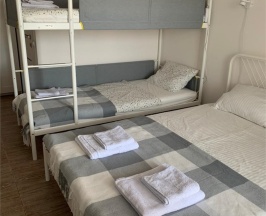 Четырёхместный номер с собственной кухней в Парус