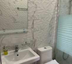 Трёхместный номер Comfort с красивым видом из окна в А.Л.А.С.