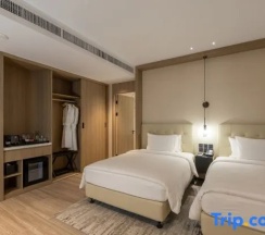 Трёхместный номер Deluxe в Laya Resort Phuket Island