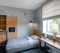 2-местный номер с собственной ванной комнатой в Friday center