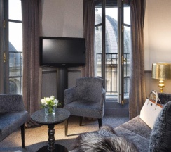 Семейный люкс в Hotel Lumen Paris Louvre