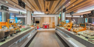 Карон: Курортный отель Отель Holiday Inn Resort Phuket Karon Beach by IHG