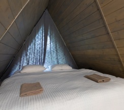 A-Frame № 6 (оснащение дома, стоимость купели и бани см. Подробнее) в Les holidays