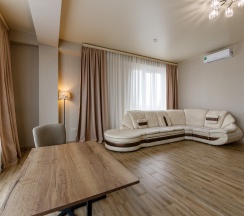 Джуниор Сюит Роял в Central inn