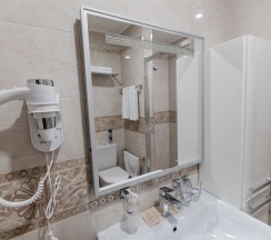 cемейный с балконом и видом на море в GG hotel