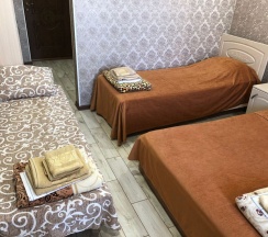 Четырёхместный номер Standard с балконом в Атлант