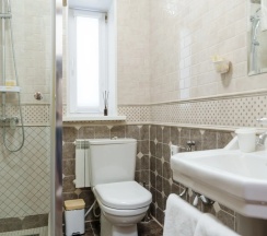 Двухместный номер Classic №1 c 1 комнатой с красивым видом из окна двуспальная кровать в Лель