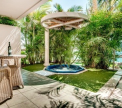 Люкс Garden с балконом в Hotel Aria