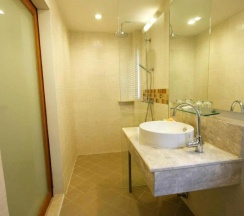 Номер Делюкс в The Embassy Sathorn