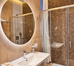 Улучшенный стандарт с 1 двуспальной кроватью в ITALYANSKAYA 29 Hotel