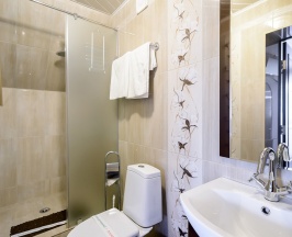 Люкс с балконом в Отель Диалог