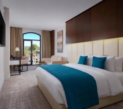 Двухместный номер Deluxe с видом на город двуспальная кровать в Mercure Tashkent