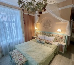 Номер "Романтик" Deluxe Room Dbl/Sngl в Trezzini