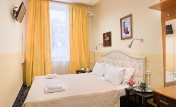 Номер эконом с 1 двуспальной кроватью в Базис-М