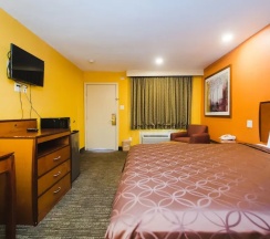 Номер Standard в Express Inn Gulf Bank