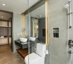 Двухместный номер Premier с видом на море двуспальная кровать в My Beach Resort Phuket