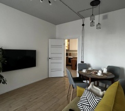 Апартаменты Comfort с 3 комнатами с видом на город в Апартаменты WHITE APARTMENT рядом с центром
