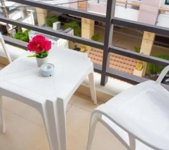 Двухместный номер с балконом двуспальная кровать в Nouveau Guesthouse