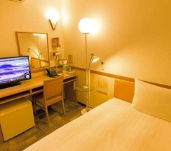 Одноместный номер Standard двуспальная кровать в Toyoko Inn Okinawa Naha Omoromachi Ekimae