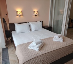 Апартаменты стандарт с двуспальной кроватью кв. 102б в Deluxe apartments