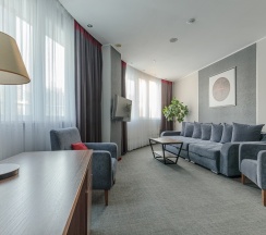 Премьер Люкс в Ramada by Wyndham Yekaterinburg Hotel&Spa