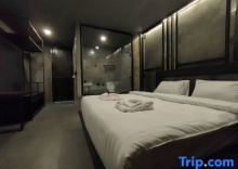 Двухместный номер Standard 2 отдельные кровати и односпальная кровать в Premier Hostel Chiang Mai