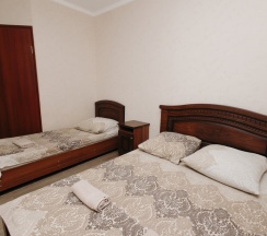 Четырёхместный номер Comfort с красивым видом из окна в Анапа Сити