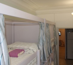 Кровать в общем номере (женский номер) в Рус