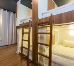 Кровать в общем номере в Give Me 5 Hostel