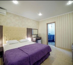 Четырехместный номер в Hare house