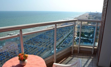 Одноместный номер Standard с балконом и с видом на море в Hotel Caravelle & Minicaravelle