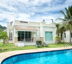 Вилла Royal с 3 комнатами с видом на бассейн в Отель The Oriental Beach Pearl