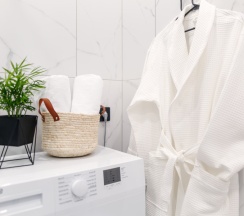 улучш. апартаменты 37 м с кроватью и диваном (центр, ул. Сакко, 24, "Vivaldi"), 419 в Viva aparts