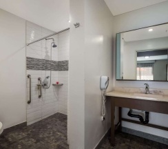 Двухместный номер Standard двуспальная кровать в Sunset West Hotel, SureStay Collection by Best Western