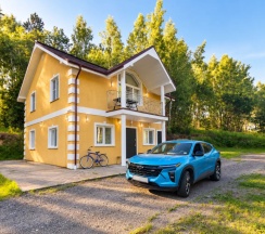Четырёхместный коттедж с видом на озеро в Жили-Были