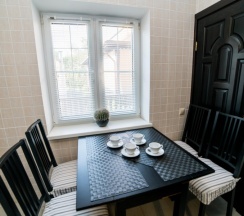 100 - Четырехместные апартаменты с террасой в Азов Инн