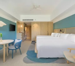 Номер Premium Deluxe с видом на бассейн в Centara Karon Resort Phuket