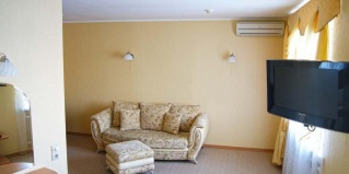 Столбище: Отель Полет