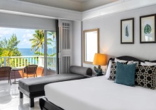 Двухместный номер Deluxe Terrace с видом на море двуспальная кровать в Thavorn Palm Beach Resort Phuket