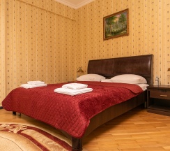 Люкс 3-х комнатный с кухней и бильярдом 4-х местный в Жемчуг