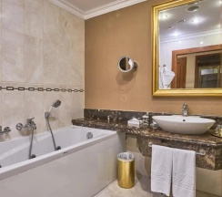 Двухместный номер Premium с балконом и с видом на город 2 отдельные кровати в Rixos President Astana