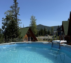 Дом трехкомнатный с 3 спальнями в A-Frame All_in_Gesh